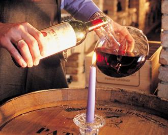 VÝROBA VLASTNÉHO CUVÉE - staňte sa na chvílu vinárom a obhájte svoje víno pred somelierom